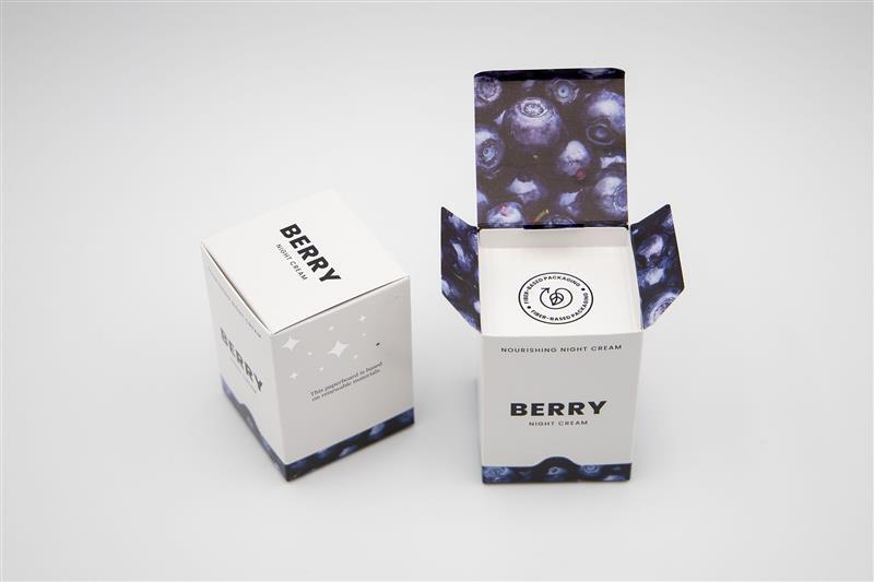 Performa Lumi beauty care sample packaging